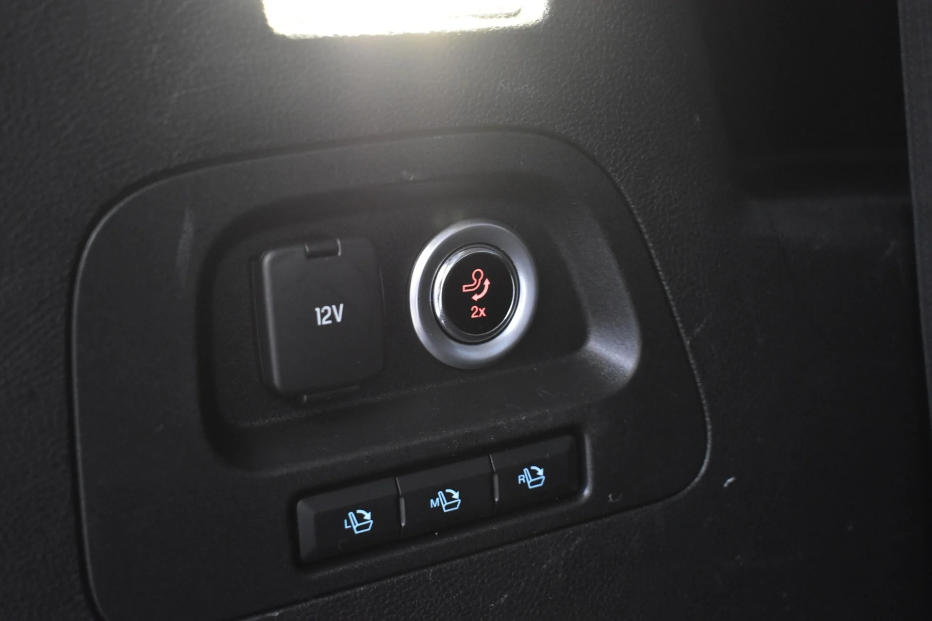 Car Image - bAo5caeL3b3eIEMPE7T9V