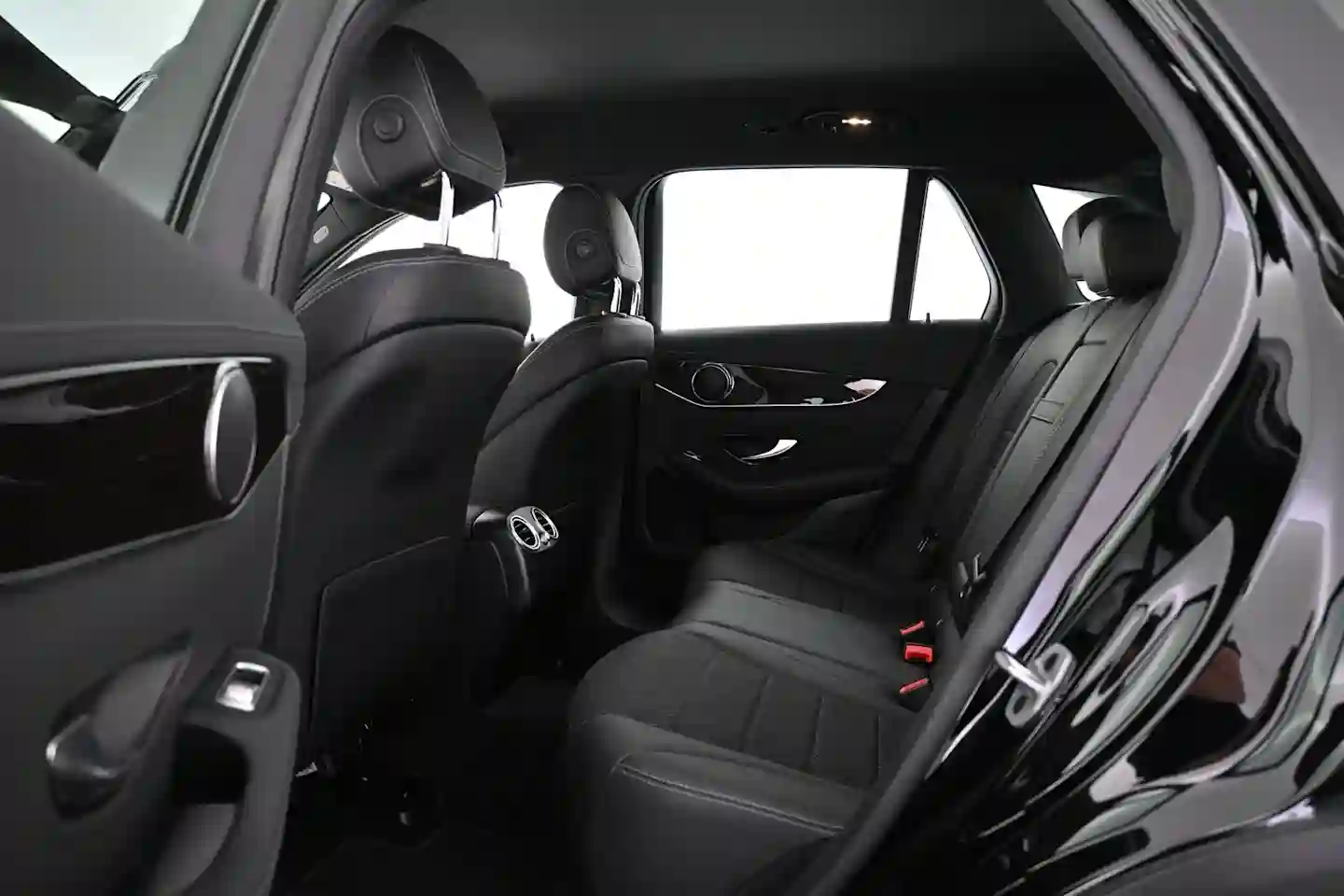 Car Image - 6H2r5xwdSU8rhUpXaard6D