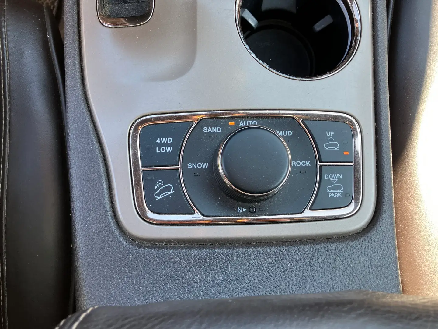 Car Image - 6qkJmFHvseHUFCLZQxjD83