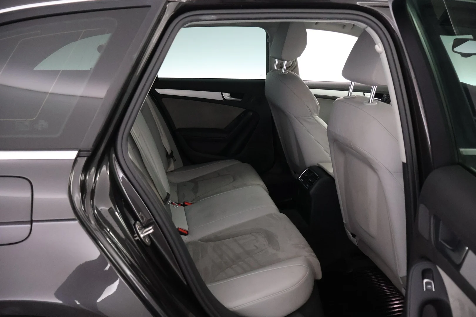 Car Image - 217MZKJgK0bGfAWVFMZItX