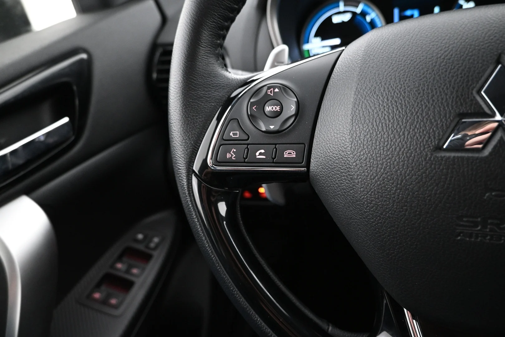 Car Image - 4McBGNQwAZYGLm4T3CAGbo