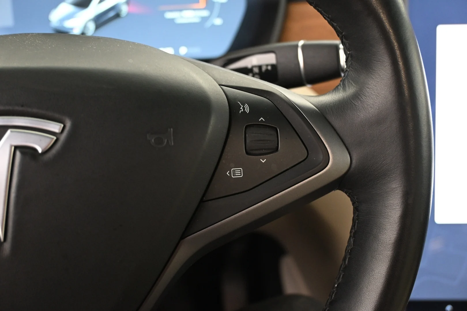 Car Image - 1dO5lgdgEdCo8vQSD7i7A0