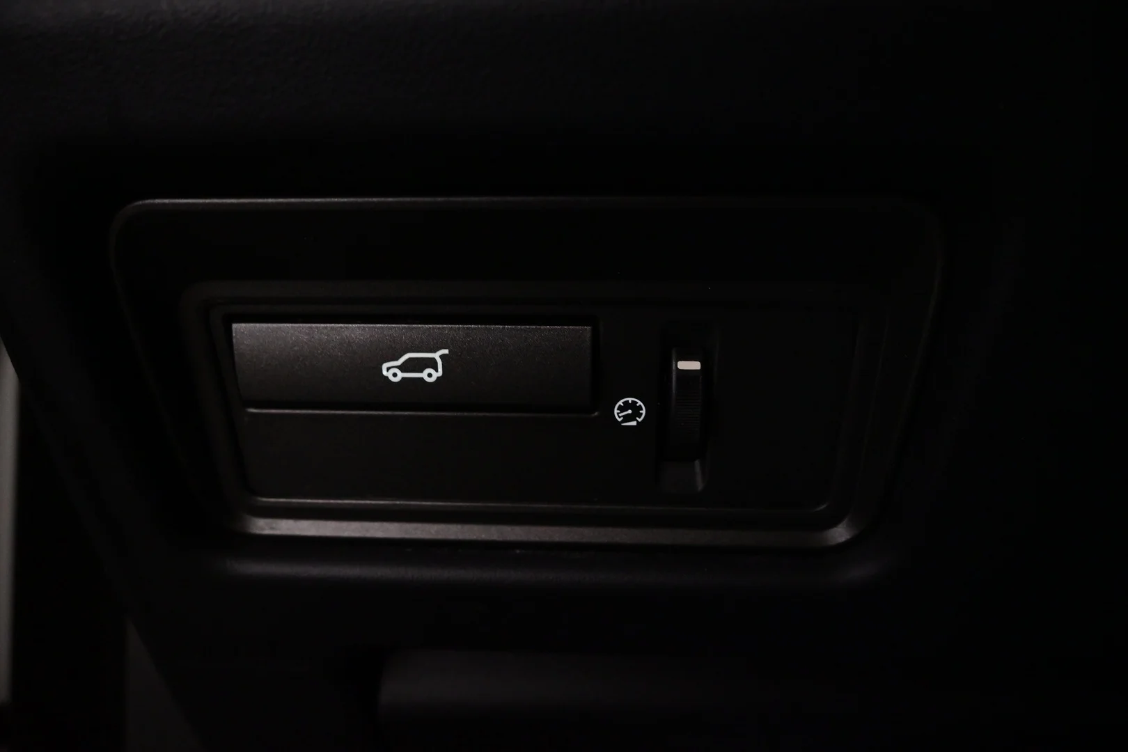 Car Image - 1mEab8oC9X64CwOmq8rwDN