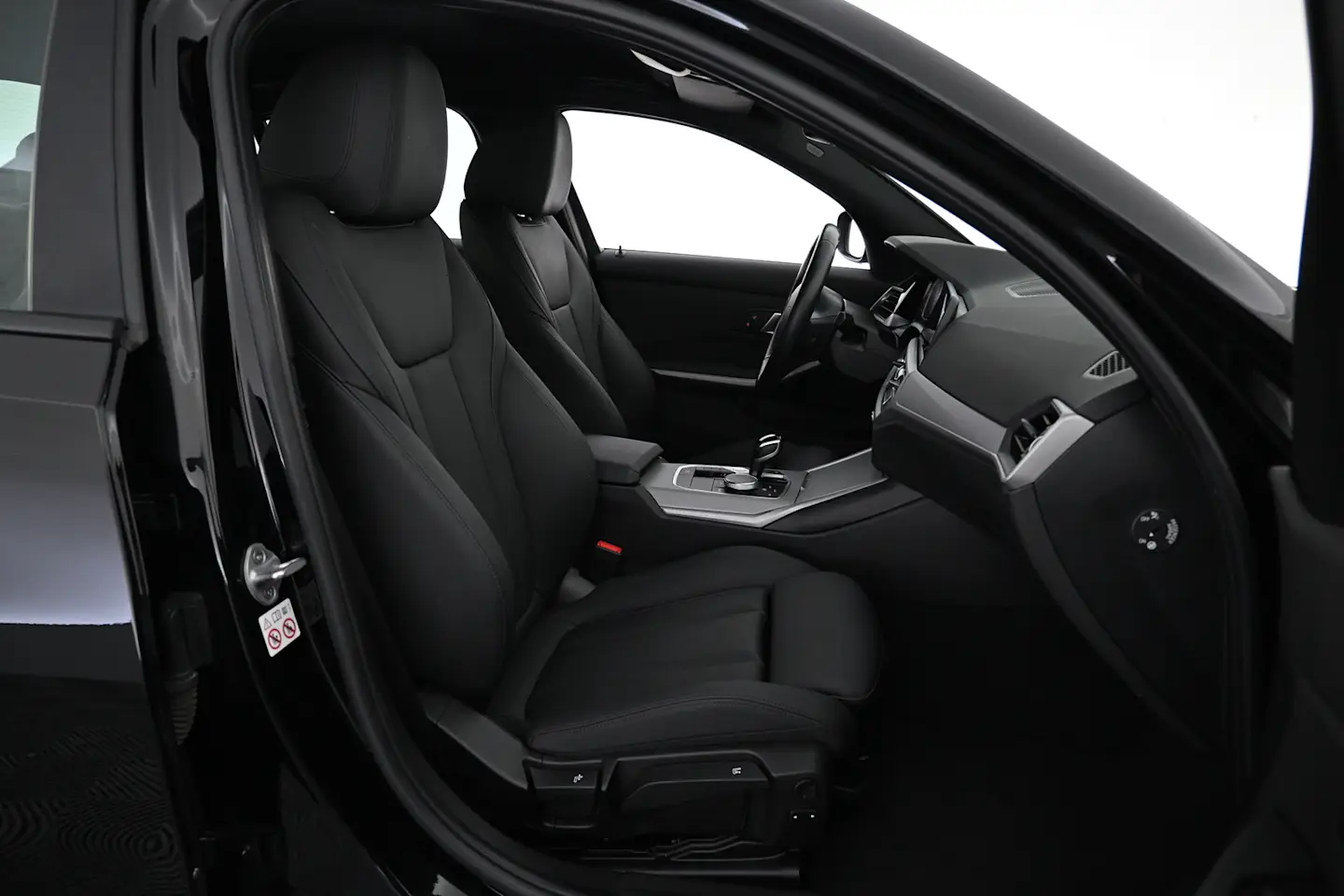 Car Image - oicI0oxzlmAR0Cd6Df4PG