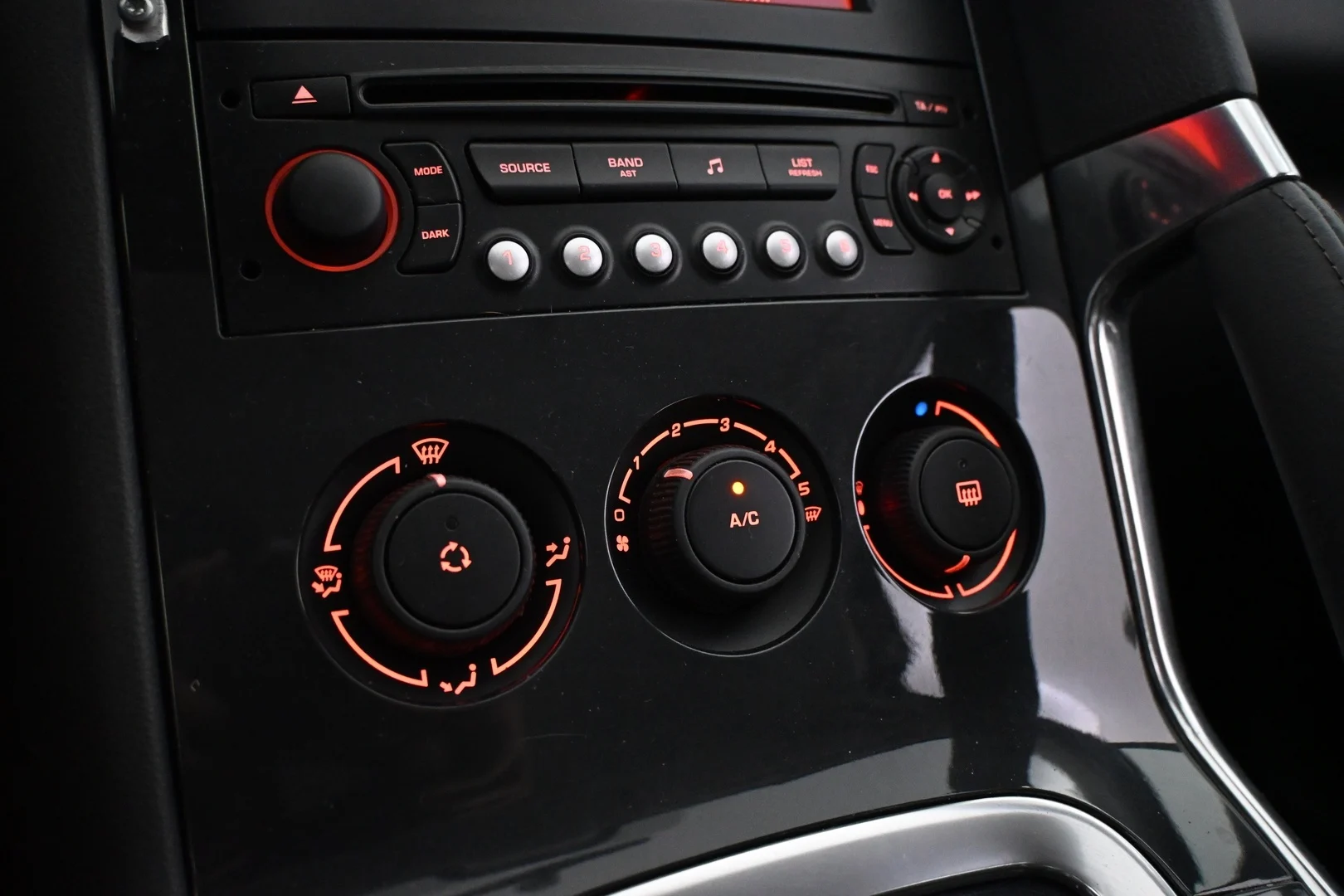 Car Image - 49luV5MdmvvogJkmLwV3ST