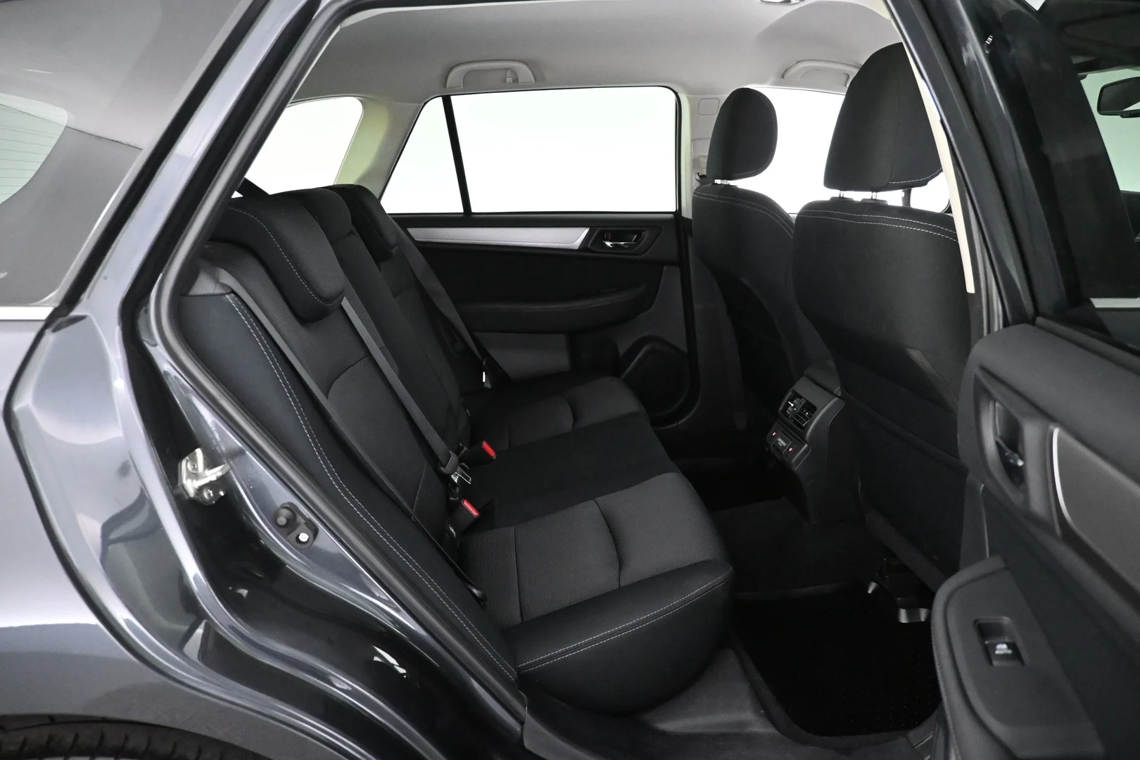 Car Image - 2AWvciaRYKsPTEIvyQRwCL