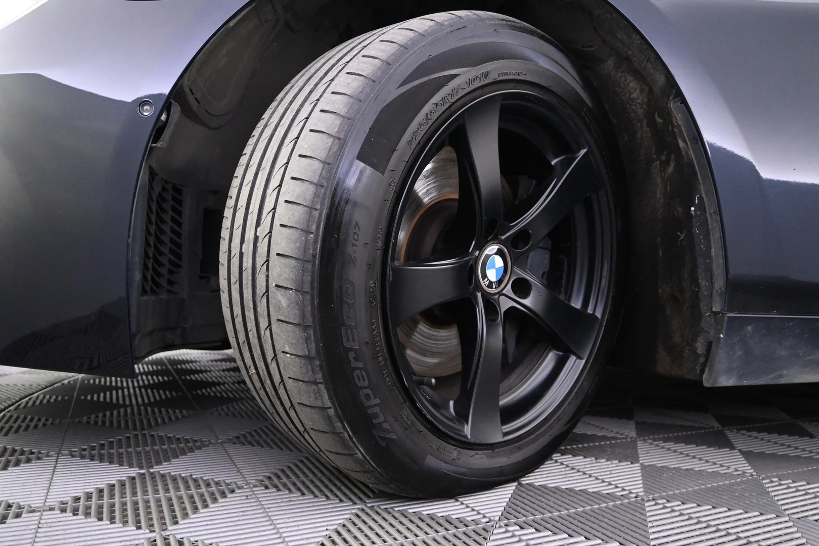 Car Image - 6Y67vXxR64rk8cxZKFQjFe