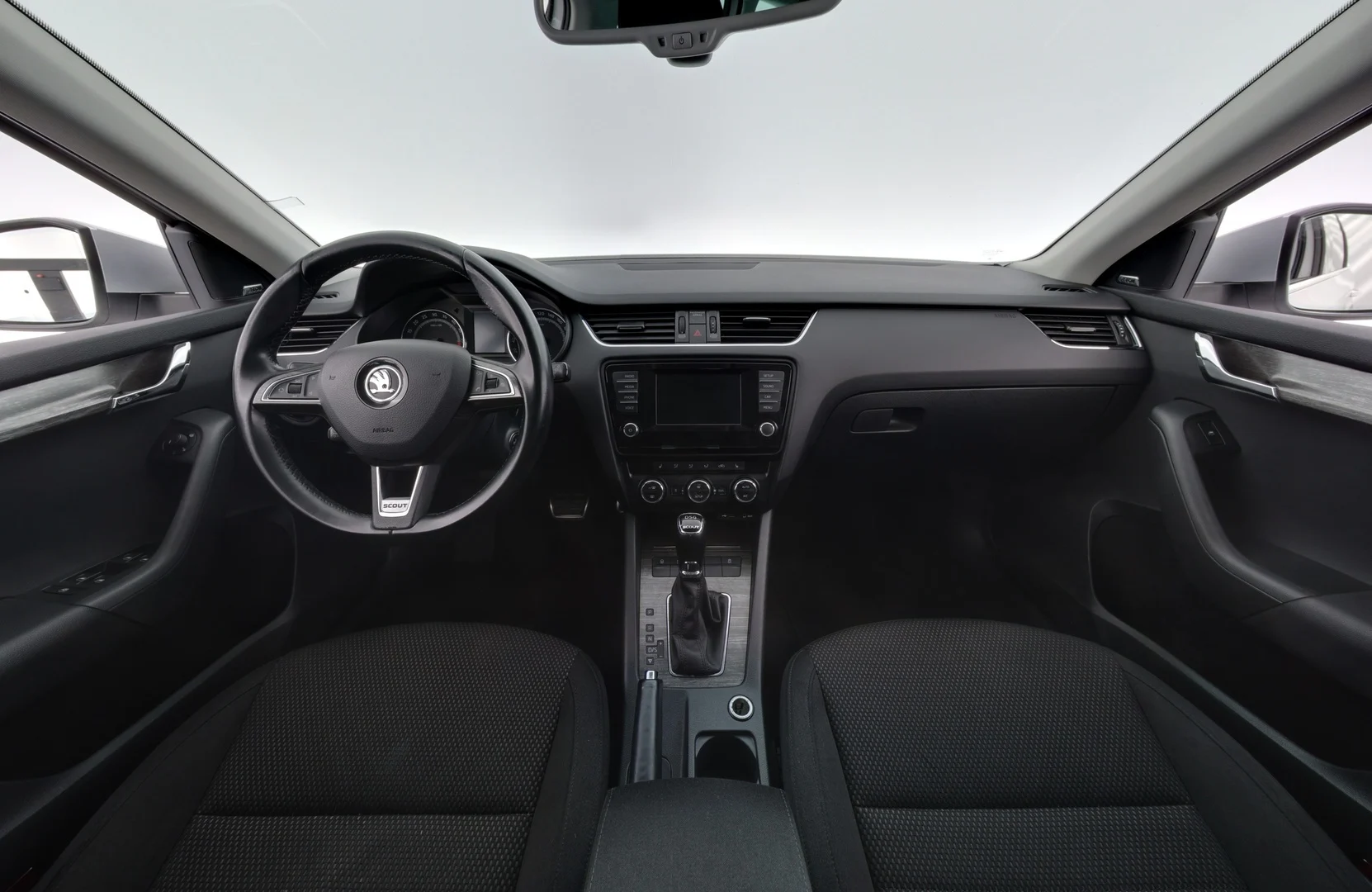 Car Image - 72YtNw0L6Q02AhpjgOzRr6
