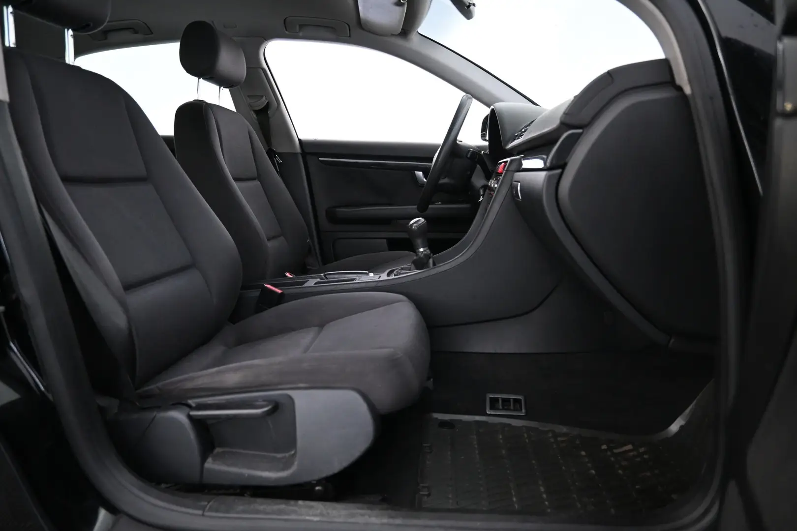Car Image - 52aNbW9PbYXPJxqfBEuI7j