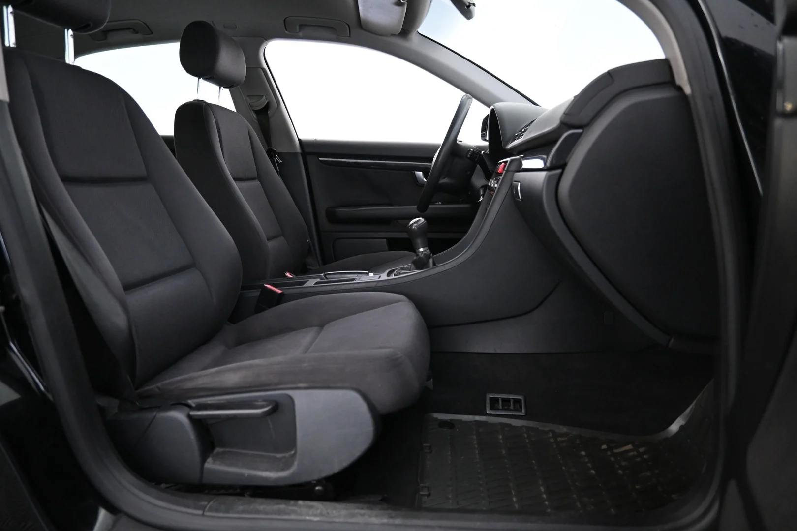 Car Image - 52aNbW9PbYXPJxqfBEuI7j
