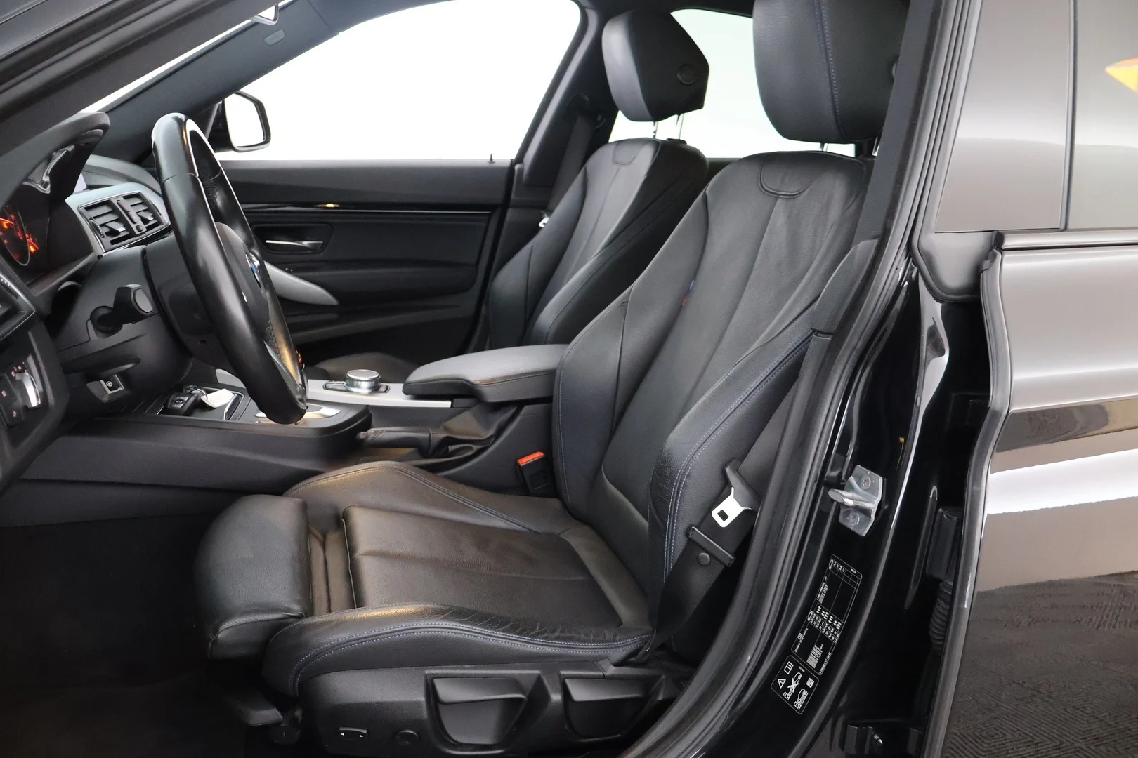 Car Image - 5ekTH3NGreKKGKz2HnoyQv