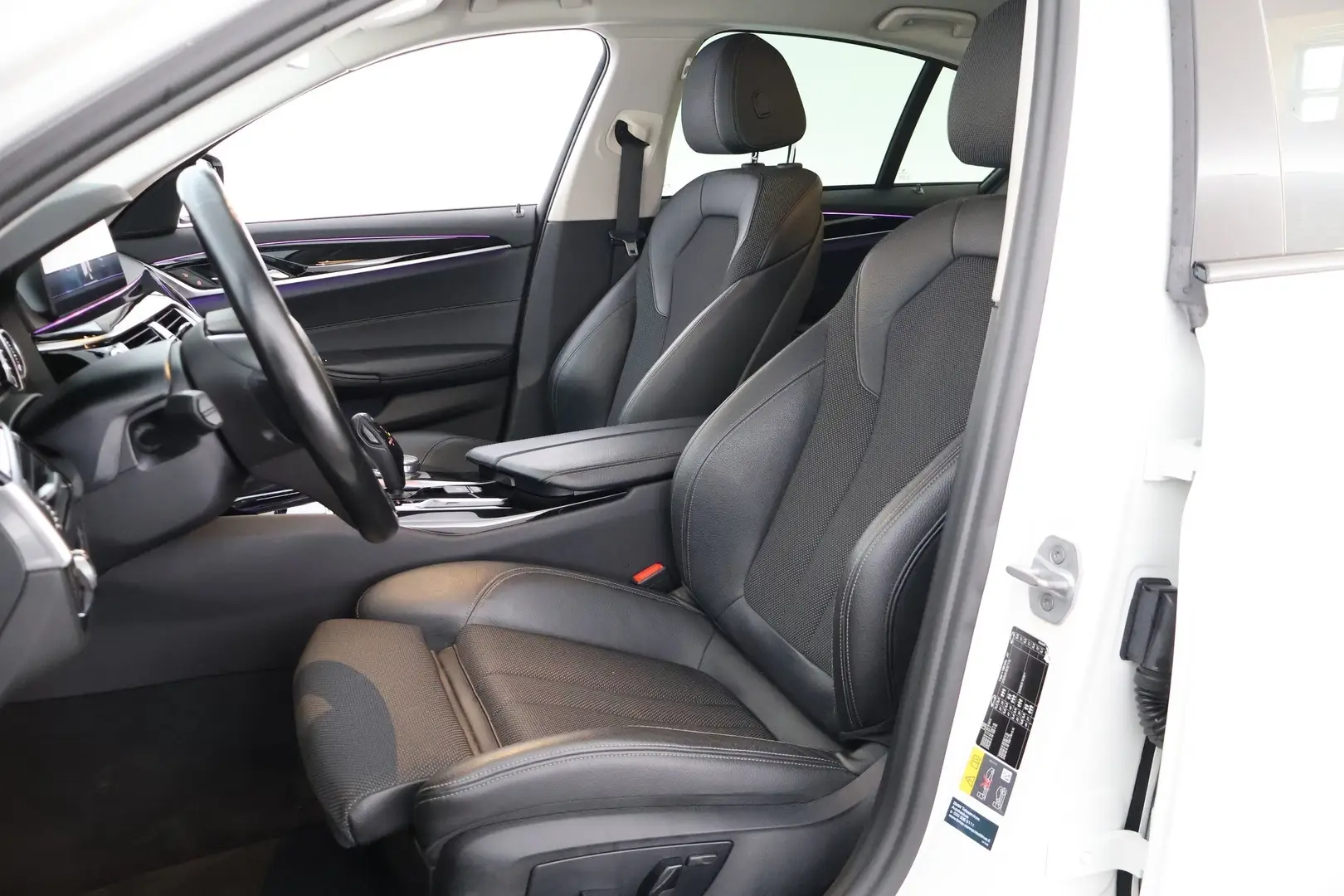 Car Image - 3VJGcqUdQ3wIakkW6Ta9Zp
