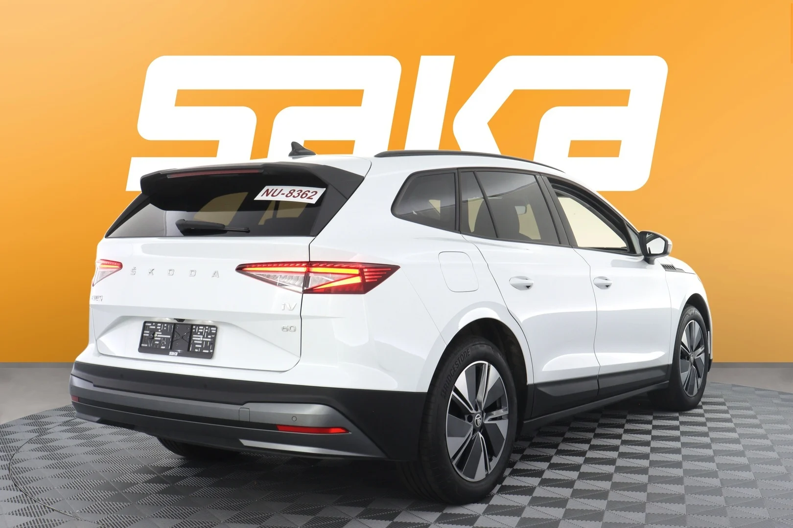 Car Image - 6syIhLi71X9RsXFaxCIzIN