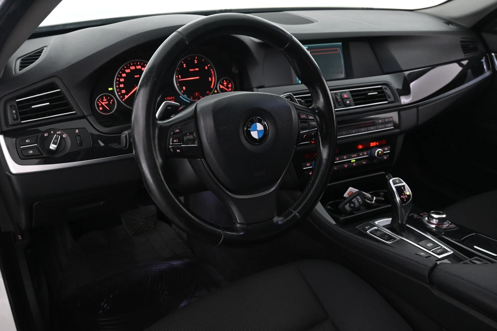 Car Image - 2Nxu3iKaGWjr40NLxiM6di