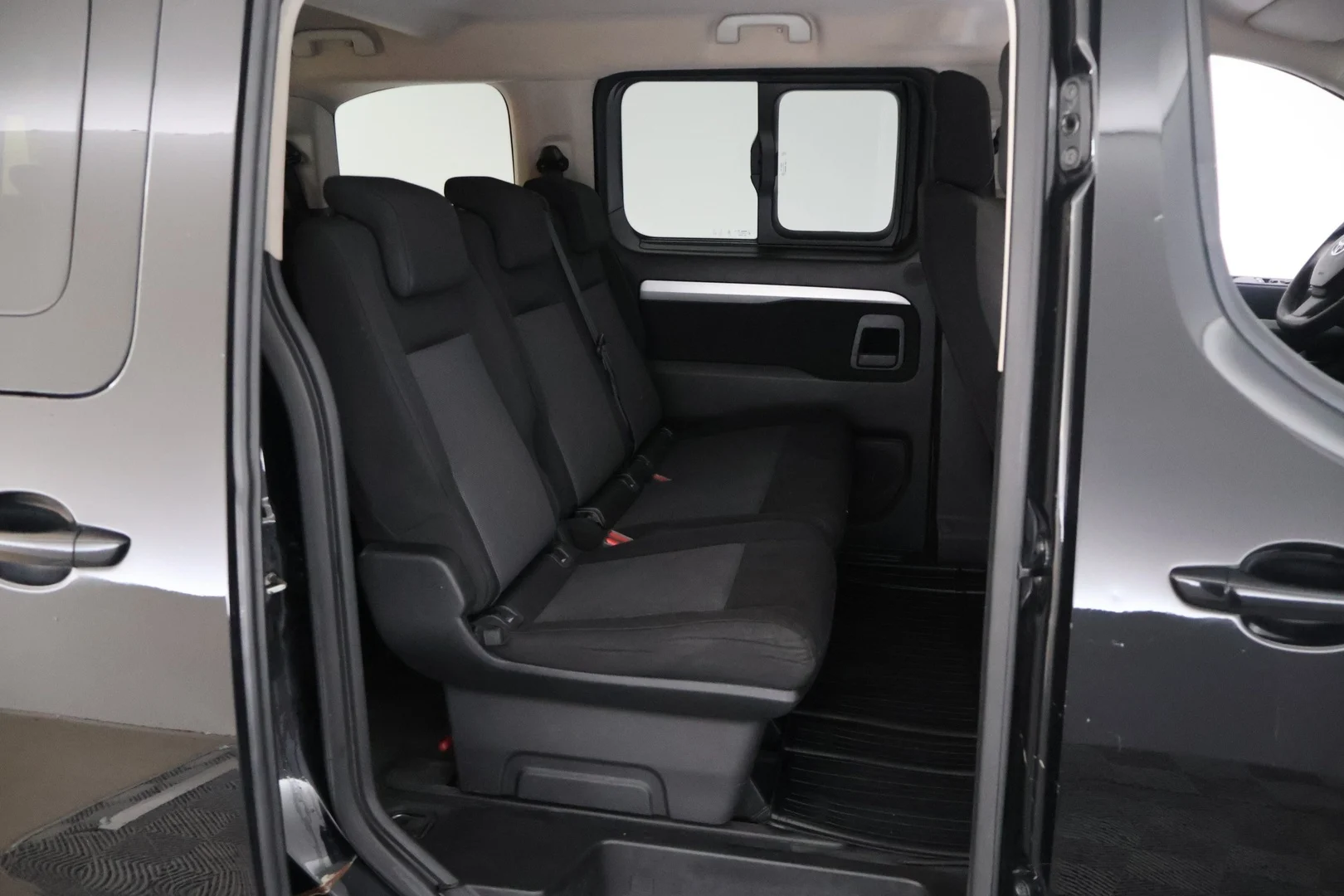 Car Image - 4HZOZ0AwvvuTQZpOAMG9Zb