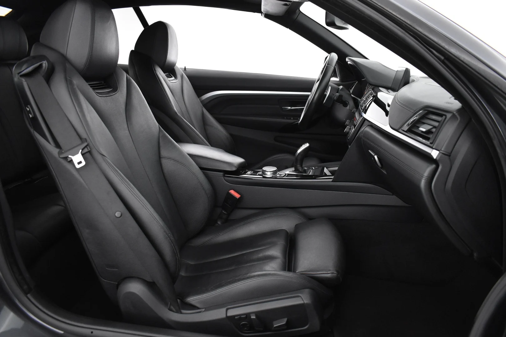 Car Image - 1uQiZVF2oQr4fgxdfwz0pR