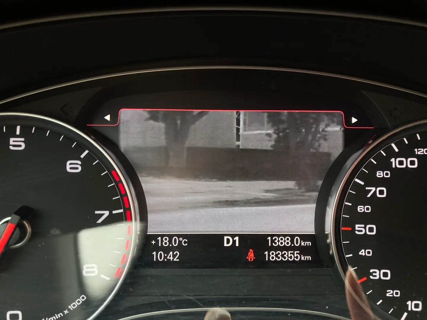 Car Image - 28AZoKkOfLdbVYApqUvyqu