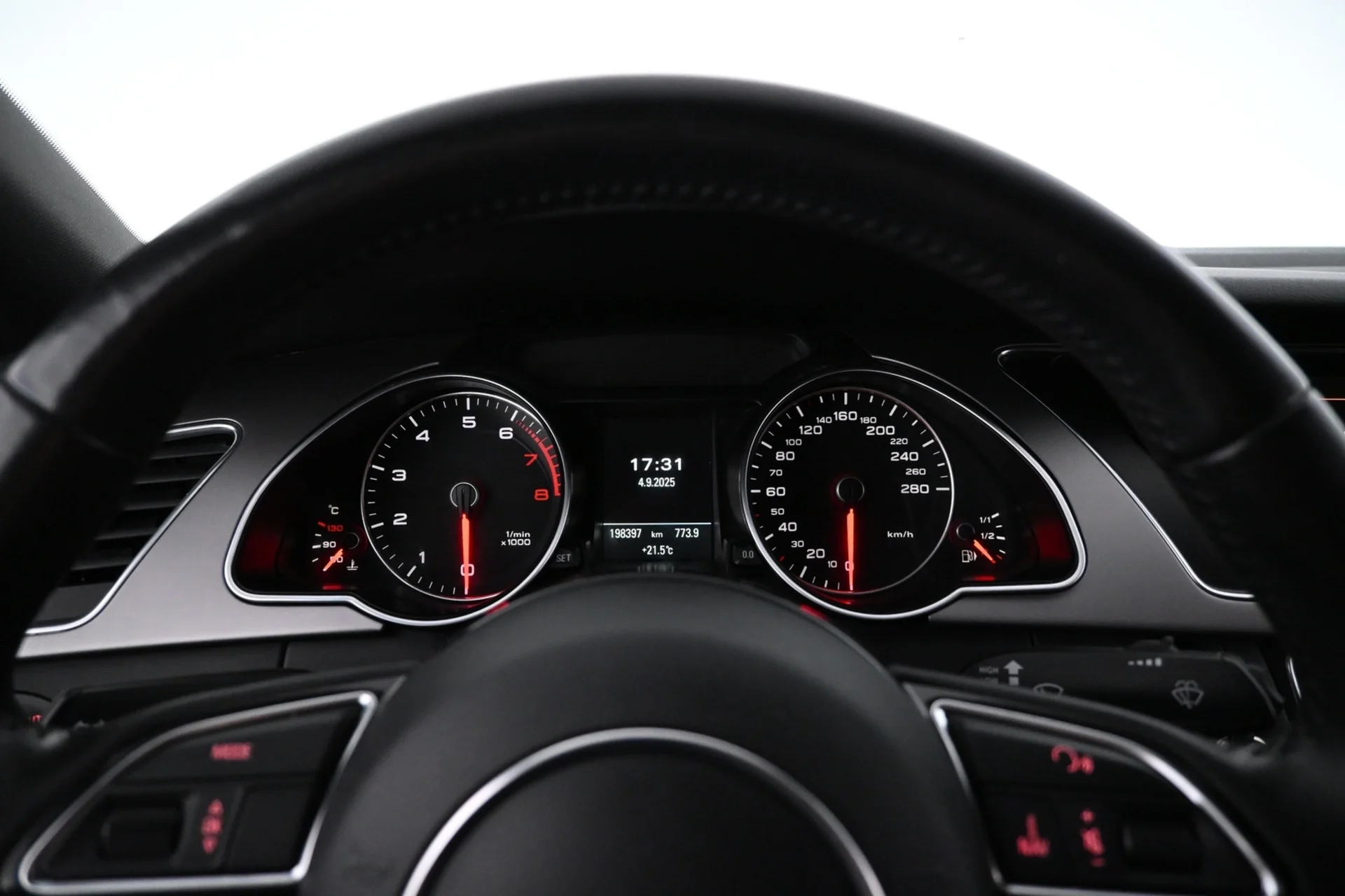 Car Image - 5AzrvnP3KYQC8KzkYdACuT