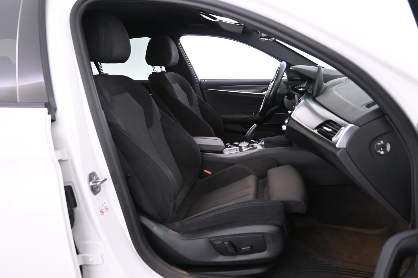 Car Image - 6b63mbPvKGqYAXgMSEgCKw