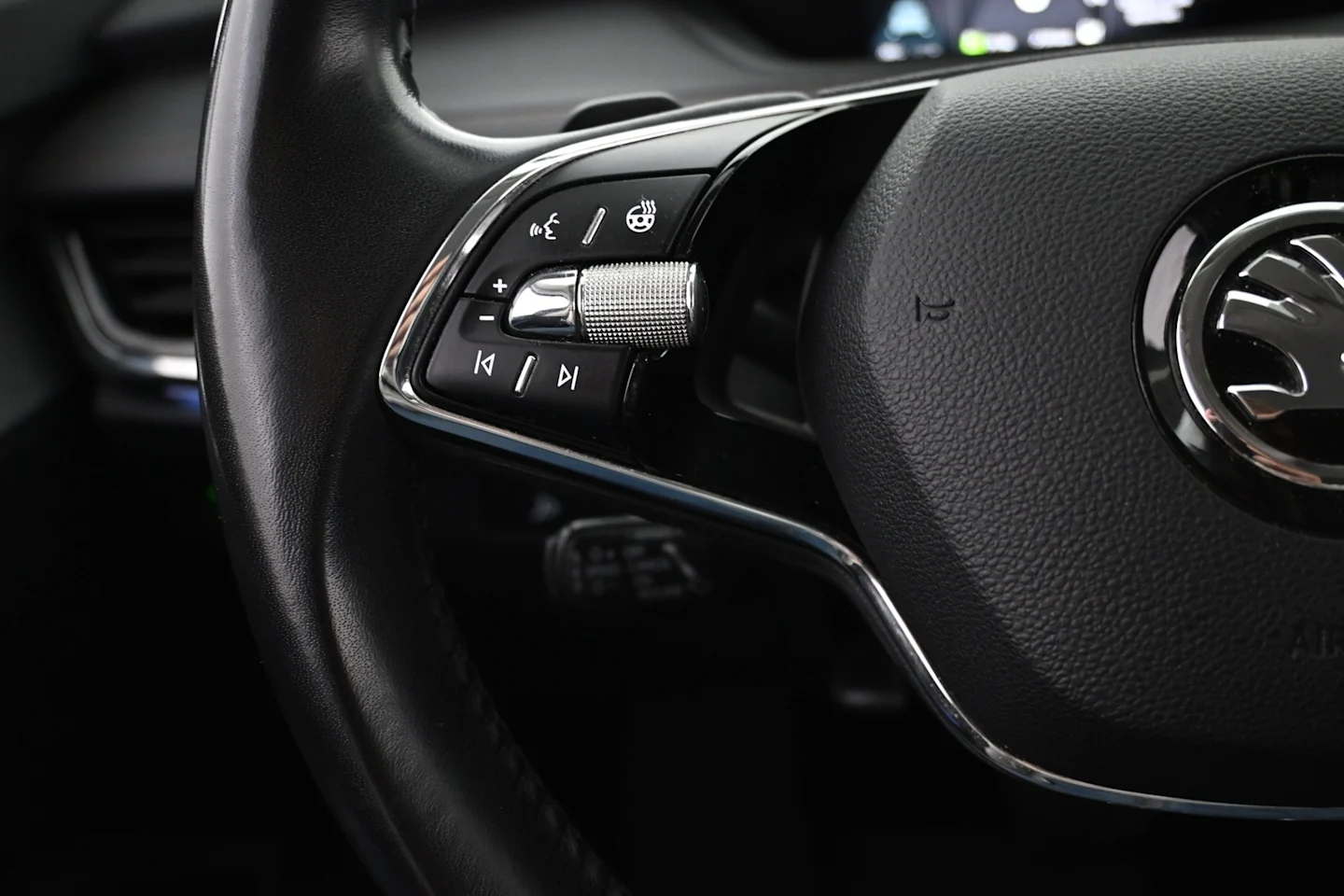 Car Image - mVZmOWxt2wRH9USVKfZW9