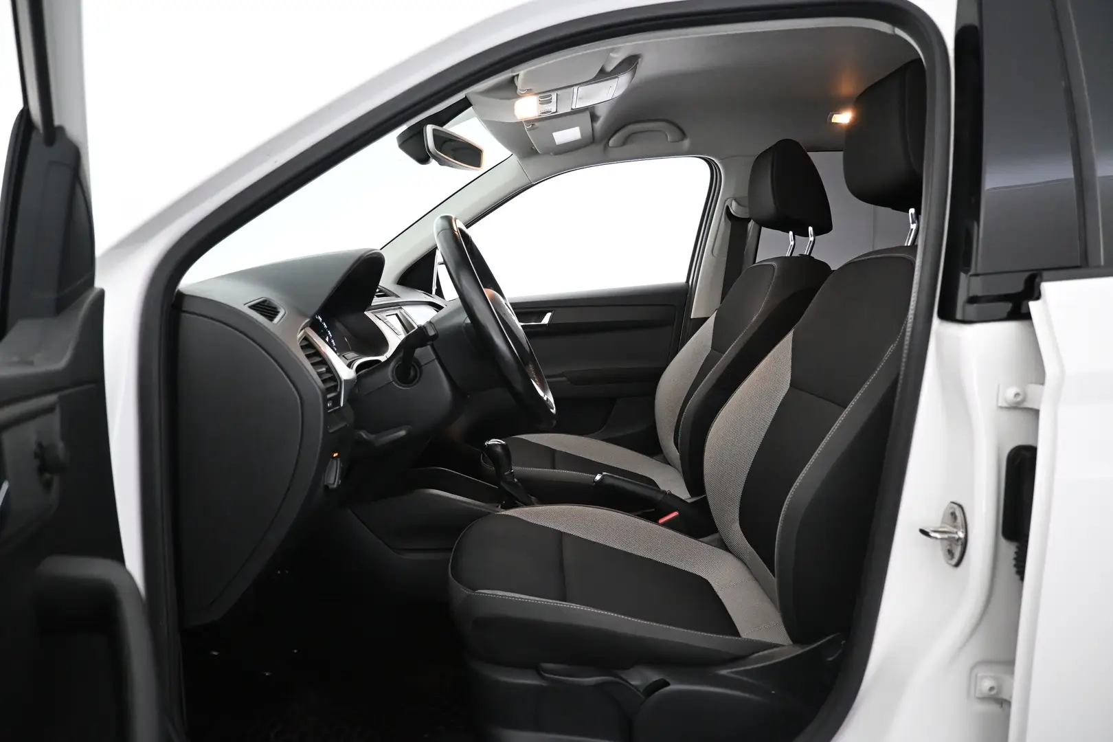 Car Image - 4uIGPJ7GUXjQOdWlKesXcy