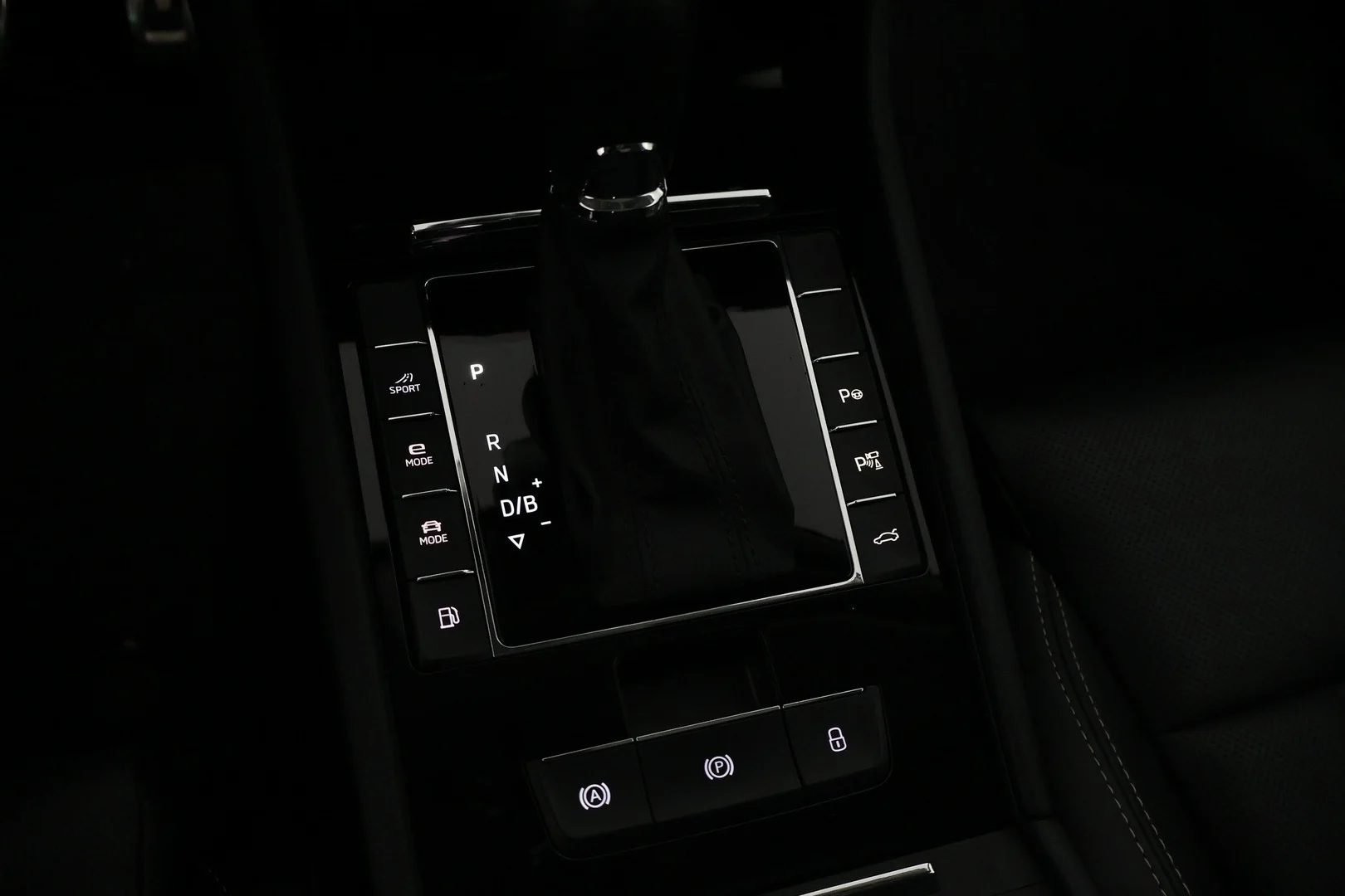 Car Image - 3jvgWB9oJIciJd3k8razAS