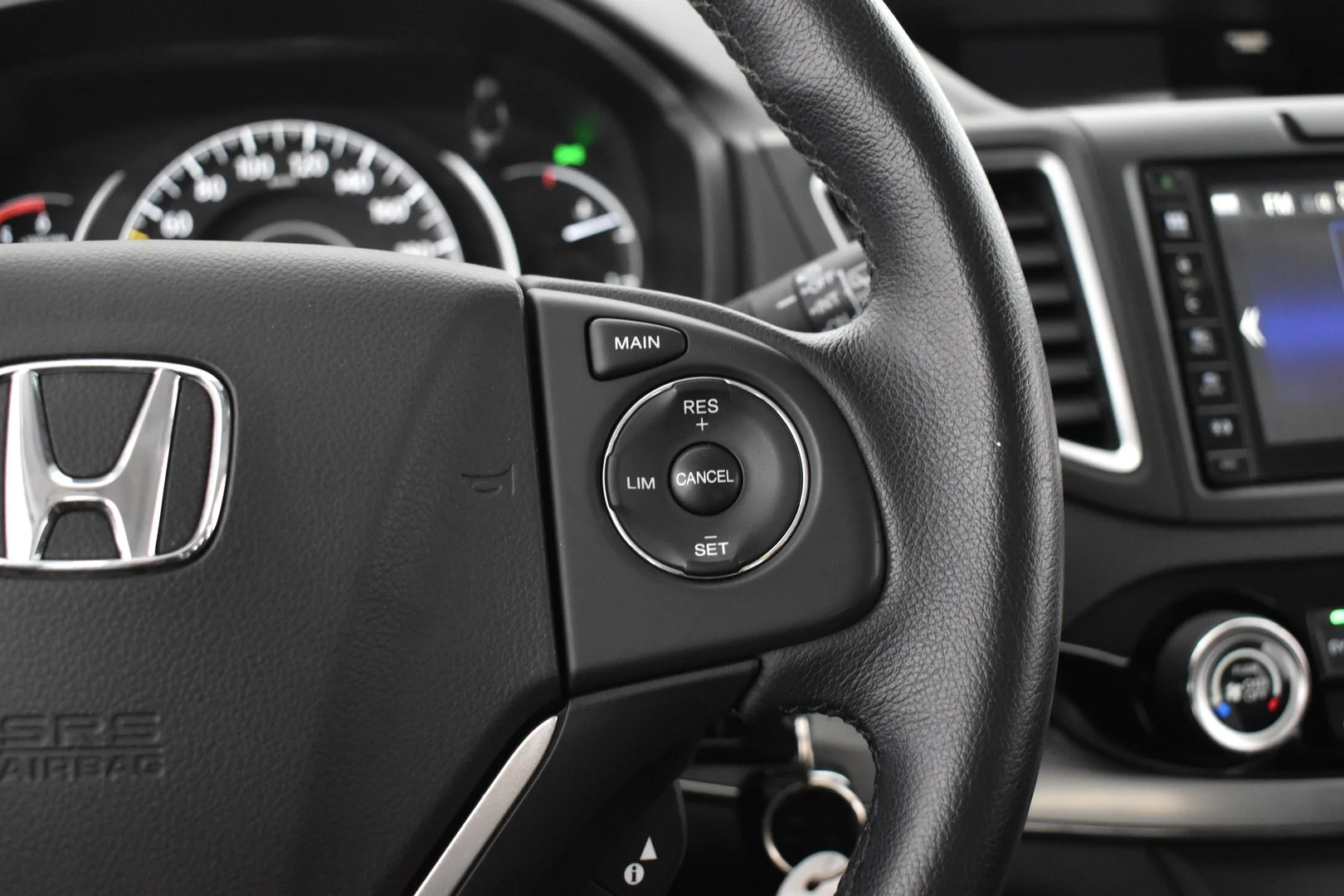 Car Image - CCUb7pSTLP8zApdXxnfbw