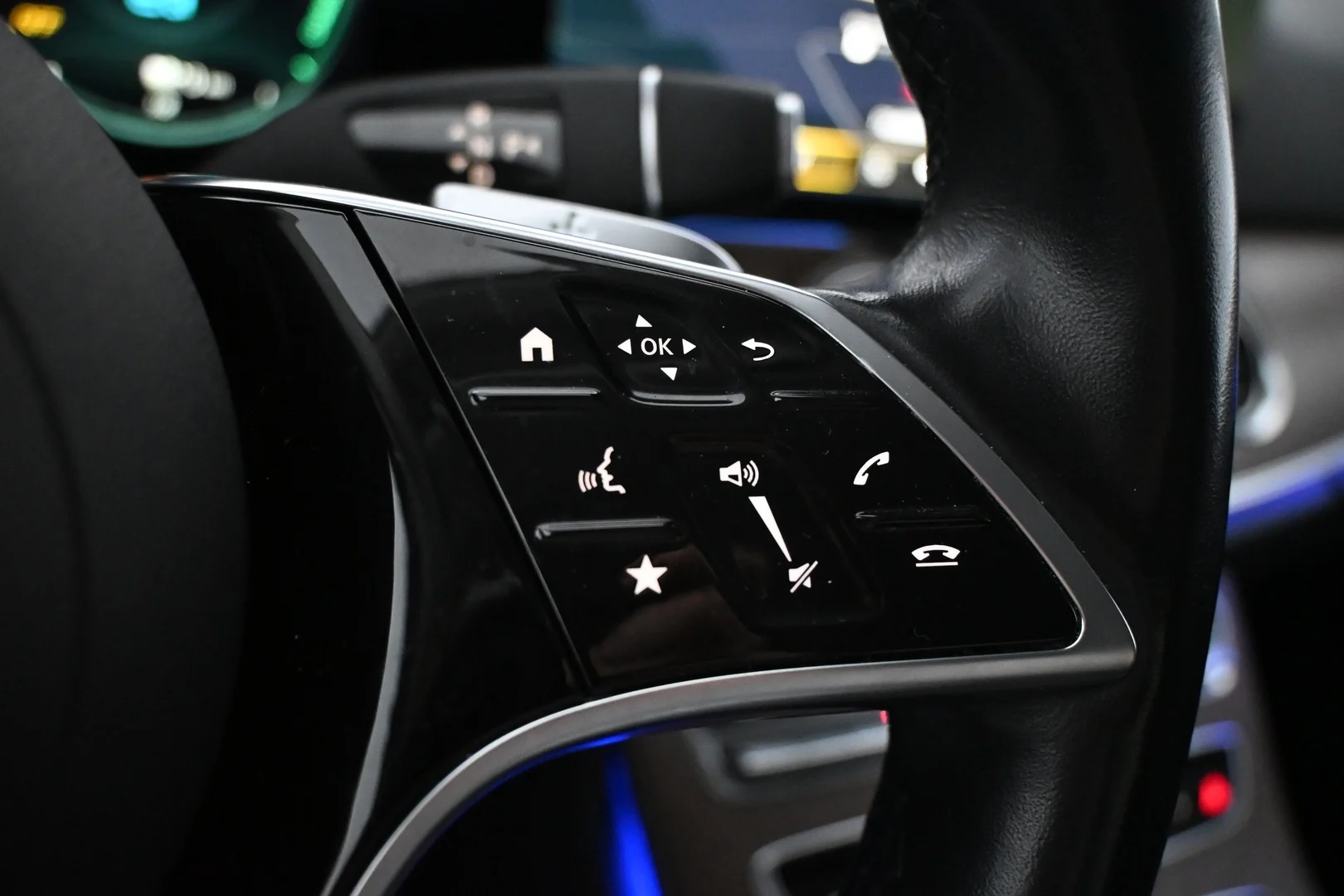 Car Image - cV21rw9ZcwMMvvnuxYtfL