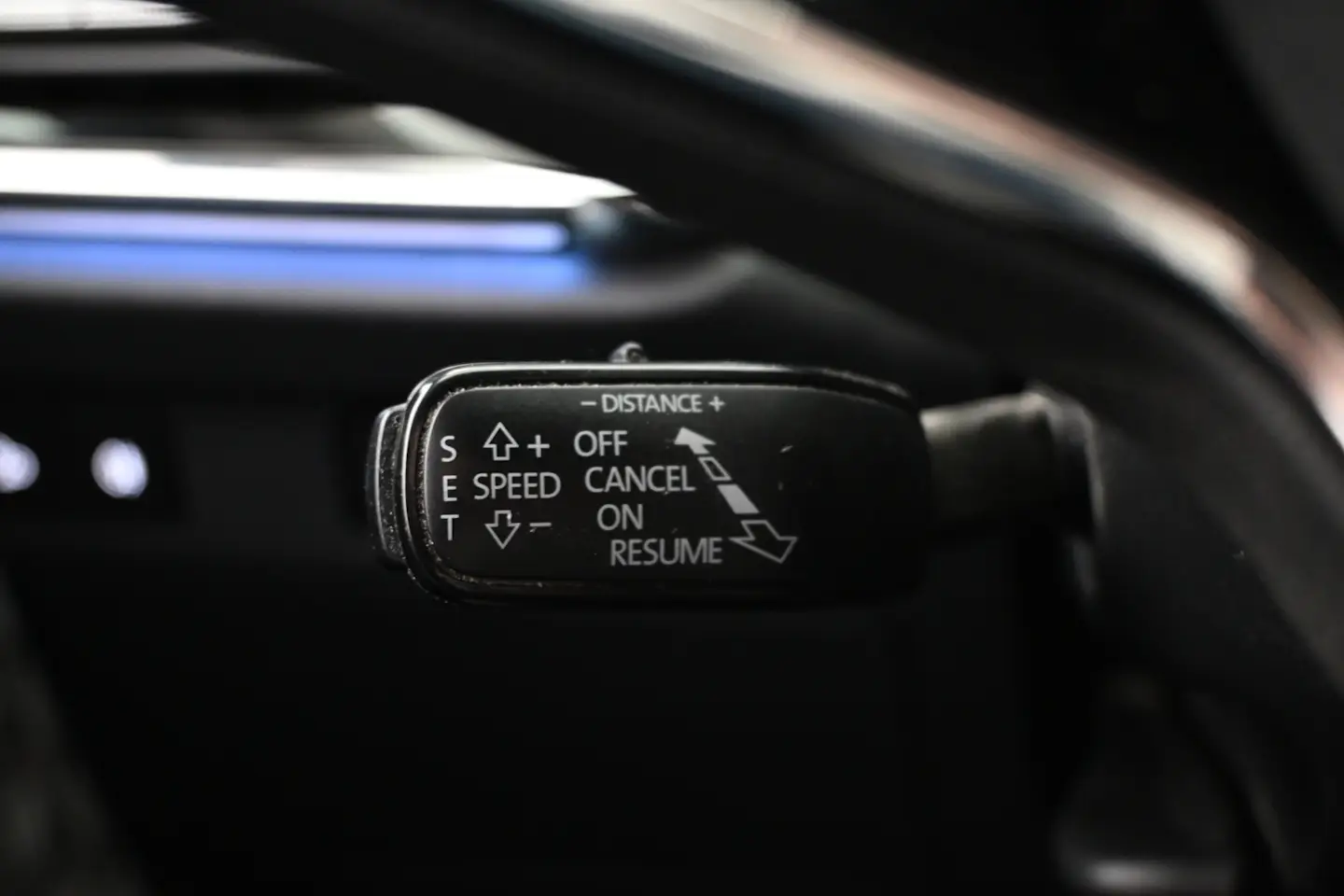 Car Image - mVZmOWxt2wRH9USVKfZW9