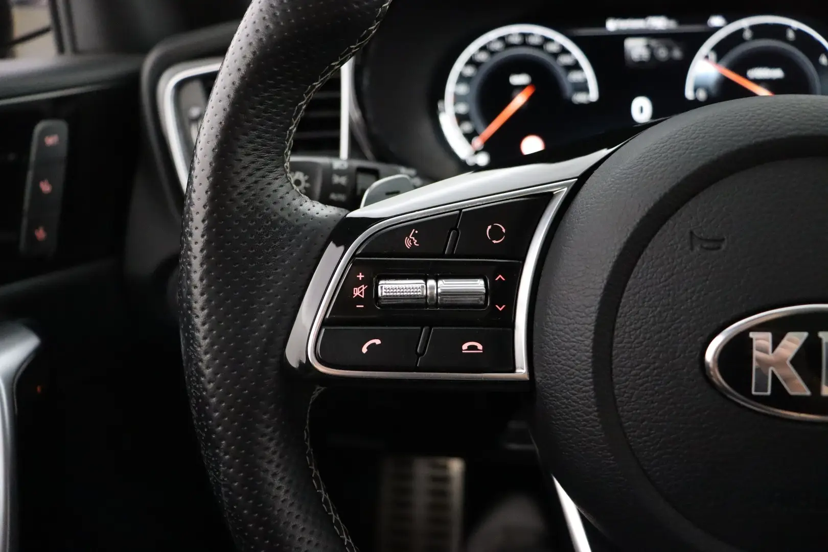 Car Image - 7l2NThQzRmZZp2ZWjCS3wM