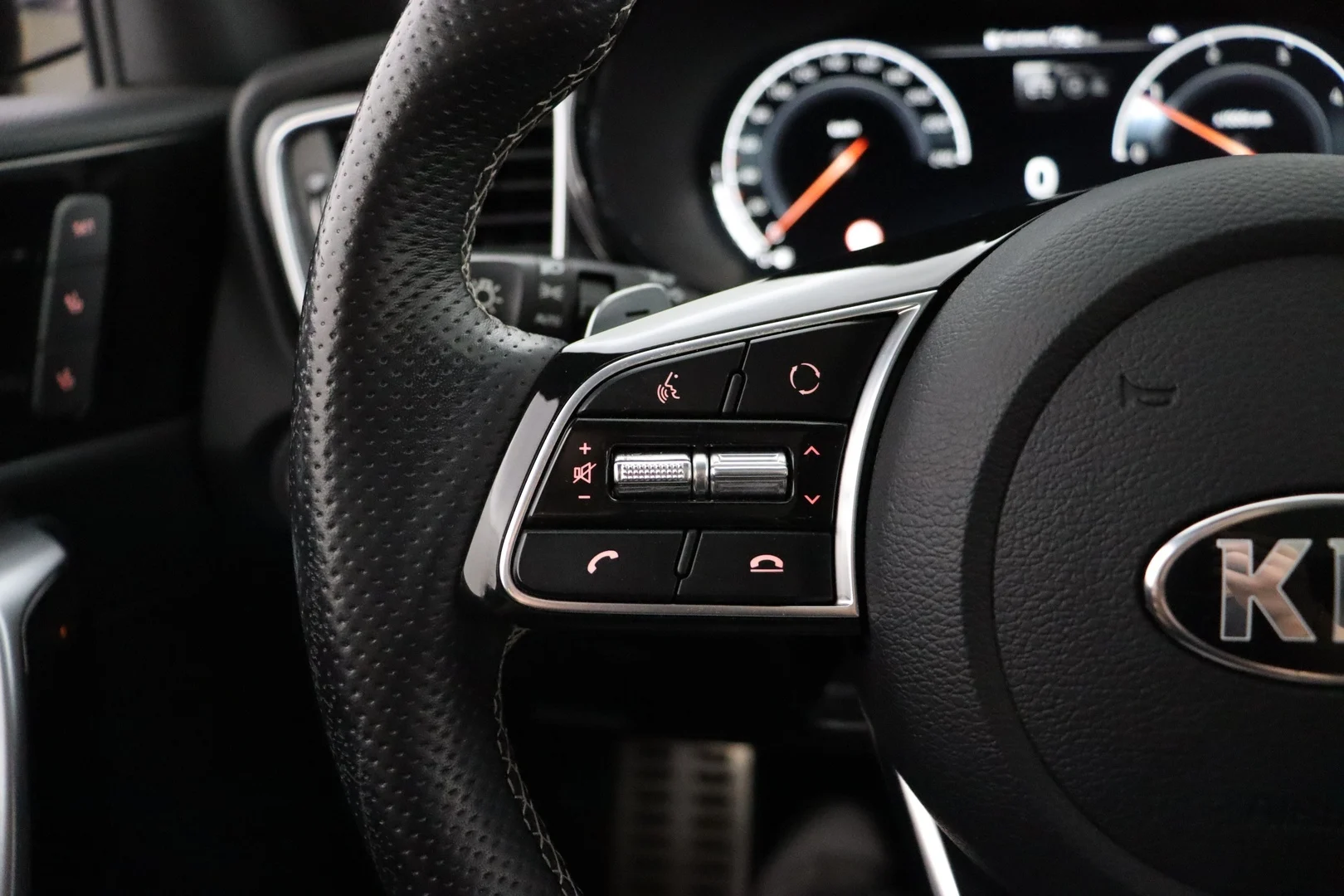 Car Image - 7l2NThQzRmZZp2ZWjCS3wM