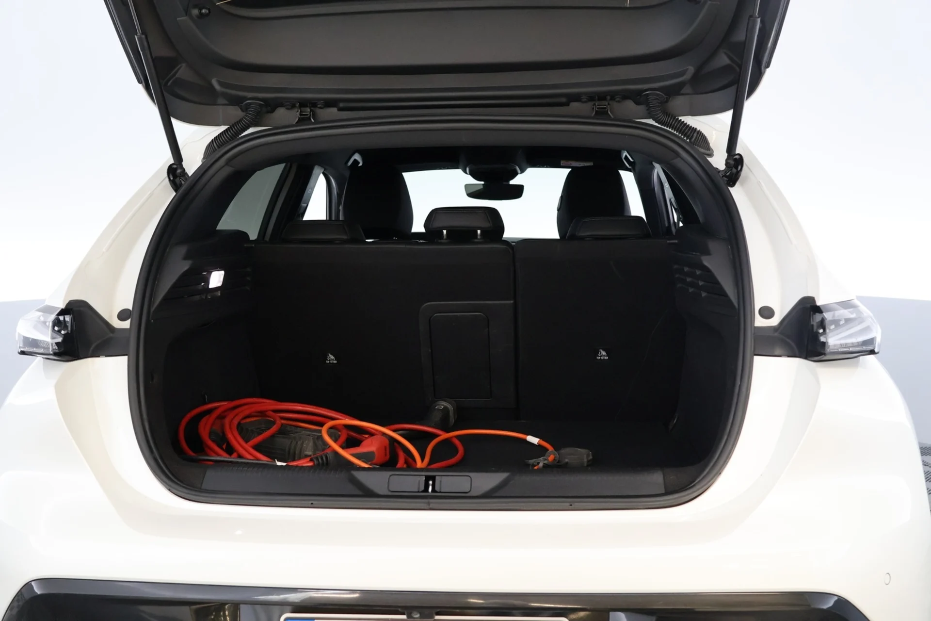 Car Image - 4tYsCasMdsgNRUJetkFDIm