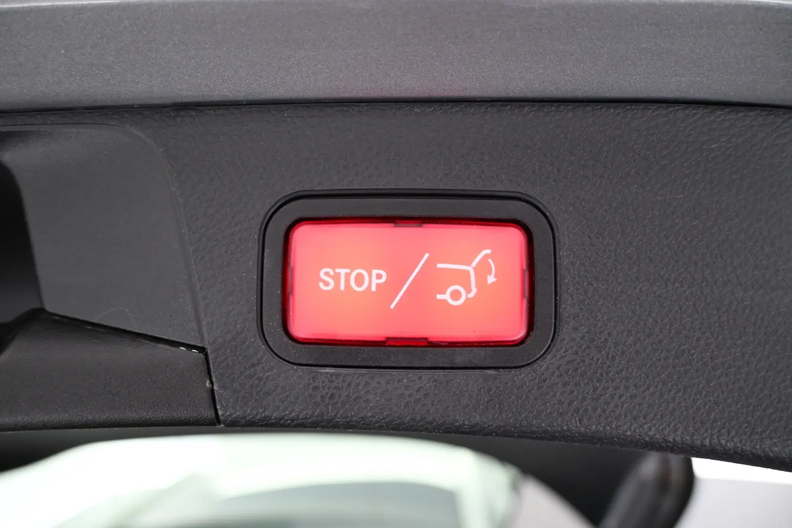 Car Image - 3ajL1EtlXt9PUfuD0Lluea