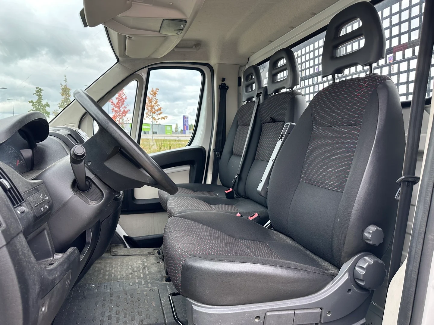 Car Image - 30VnWbey2fVLC9UMfCBZ9n