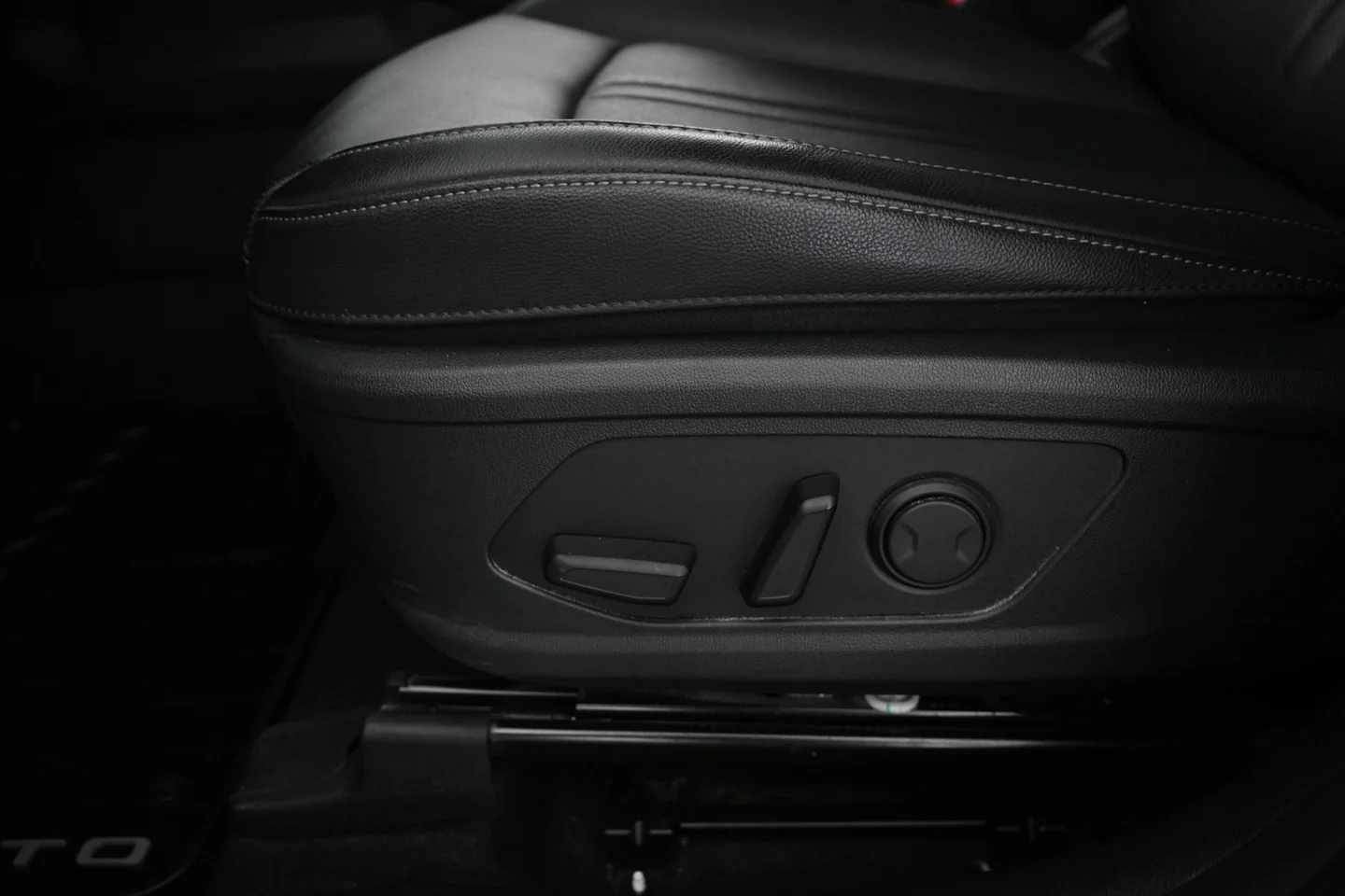 Car Image - 5x7nF3KvHIxebvS5cLOtcZ