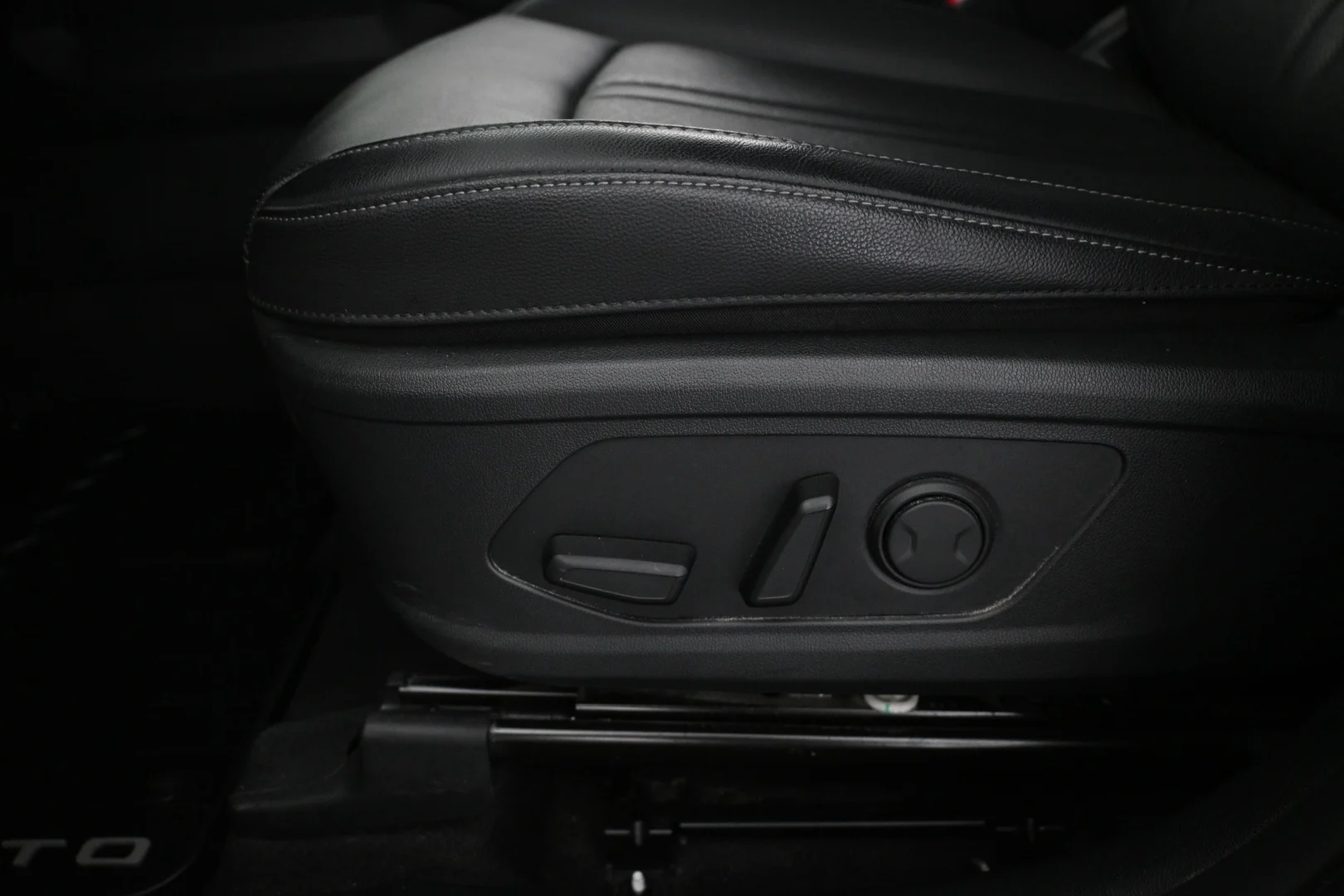 Car Image - 5x7nF3KvHIxebvS5cLOtcZ