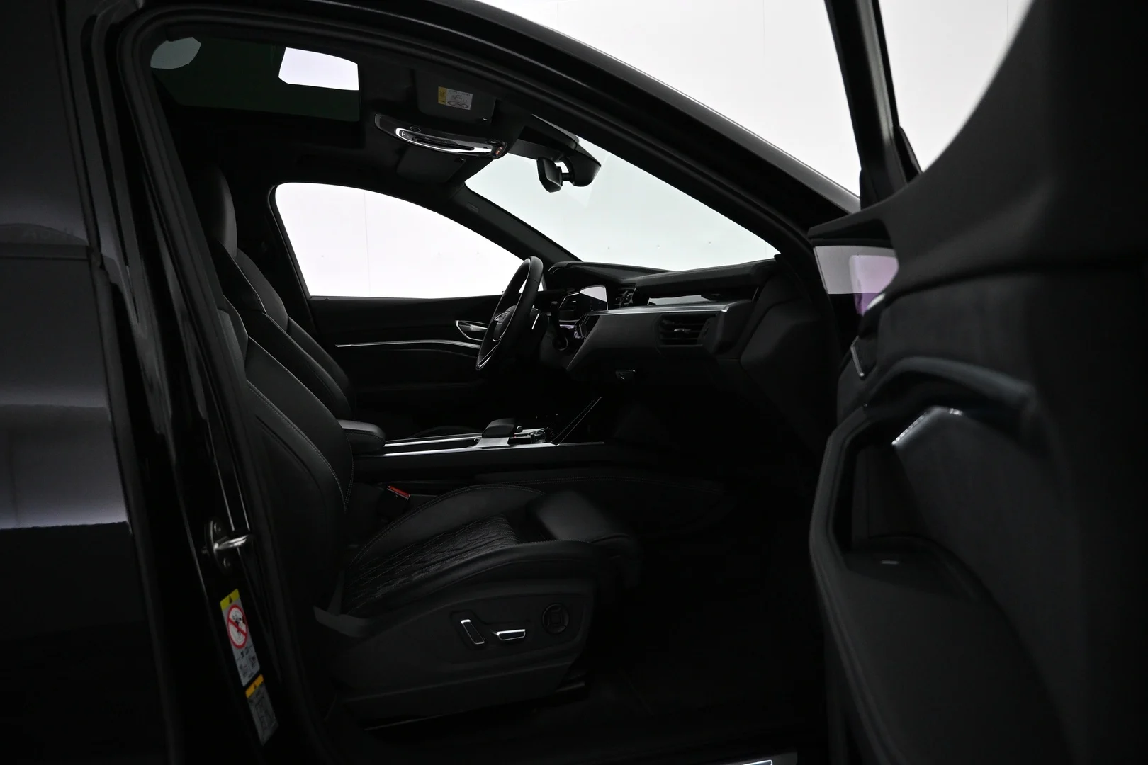 Car Image - 3A49QndwdEEC2yBbmC90lx