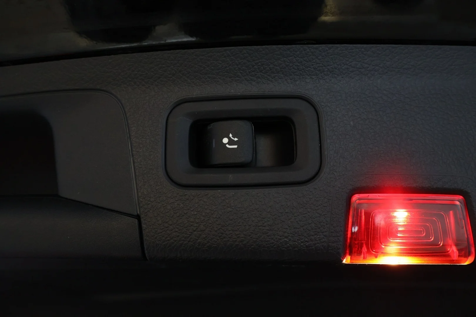 Car Image - 2axKNRWYSAibevl4qXGZZd