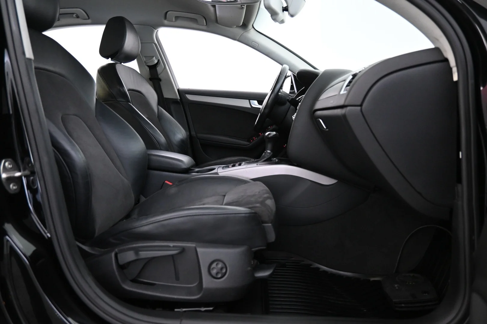 Car Image - 2WuYUUxFfh4GFkjy81bYw2