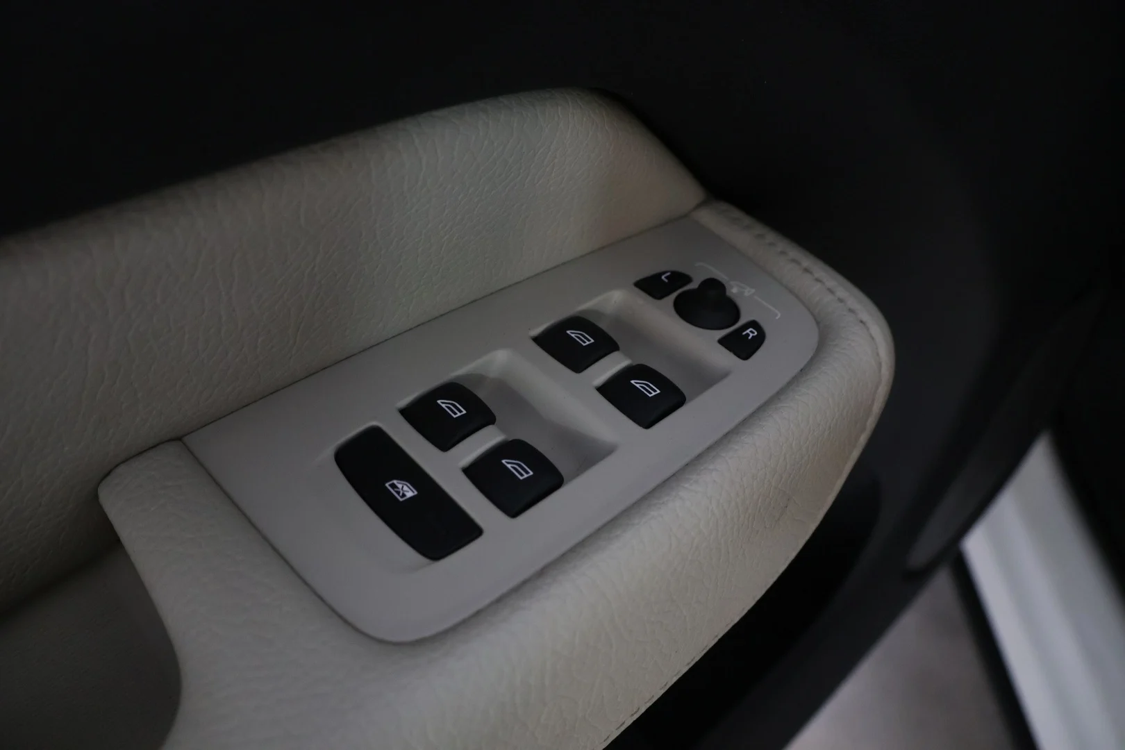 Car Image - 2DXLL4VU3vSLRl2p6fmfgu