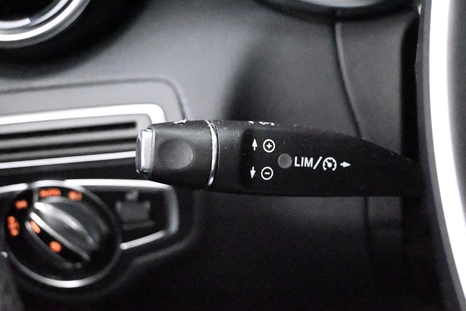 Car Image - 1TrvBSQlrkAozOUvFCDig3