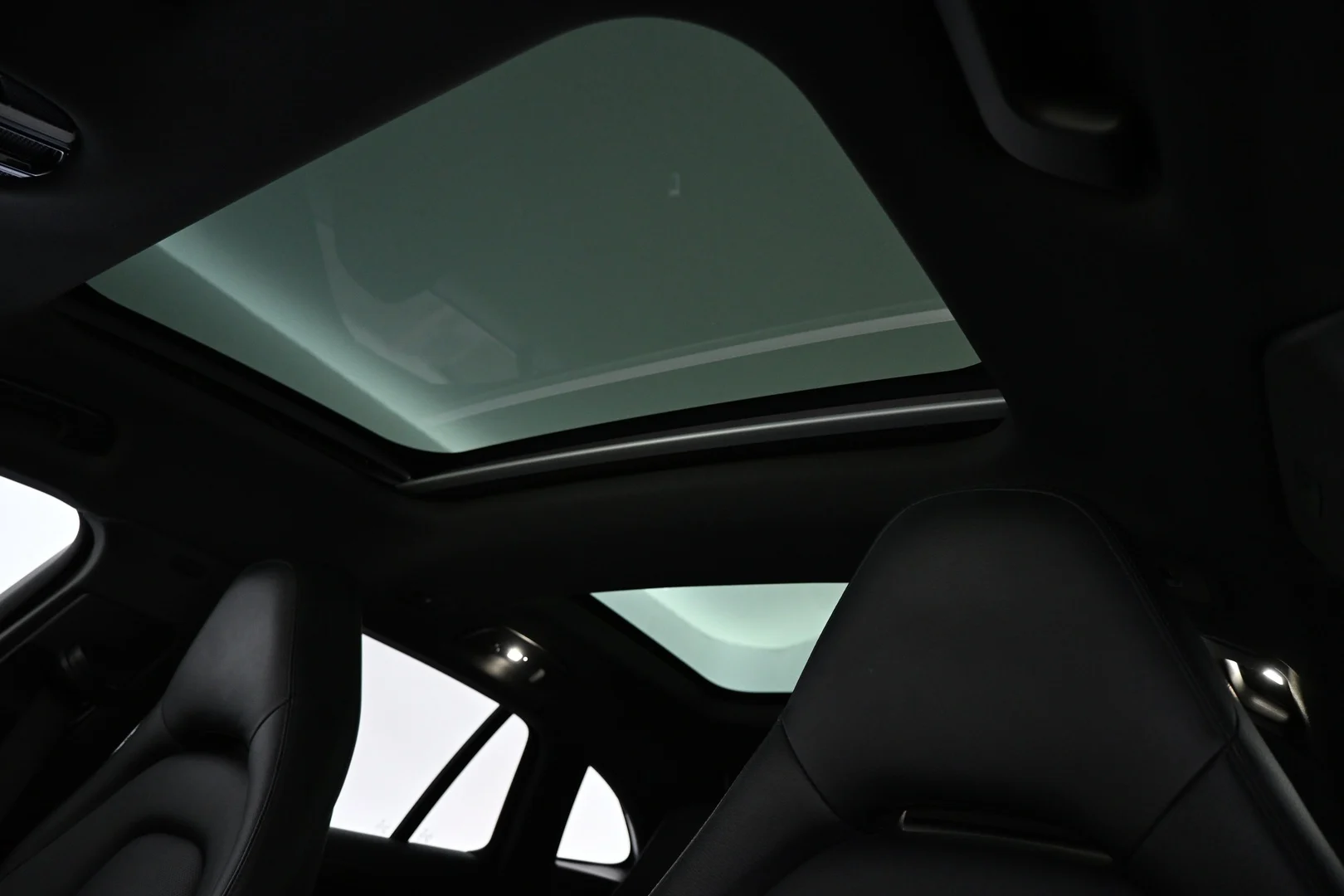 Car Image - 3XZj5VnD2b1pKbVflgeBF7