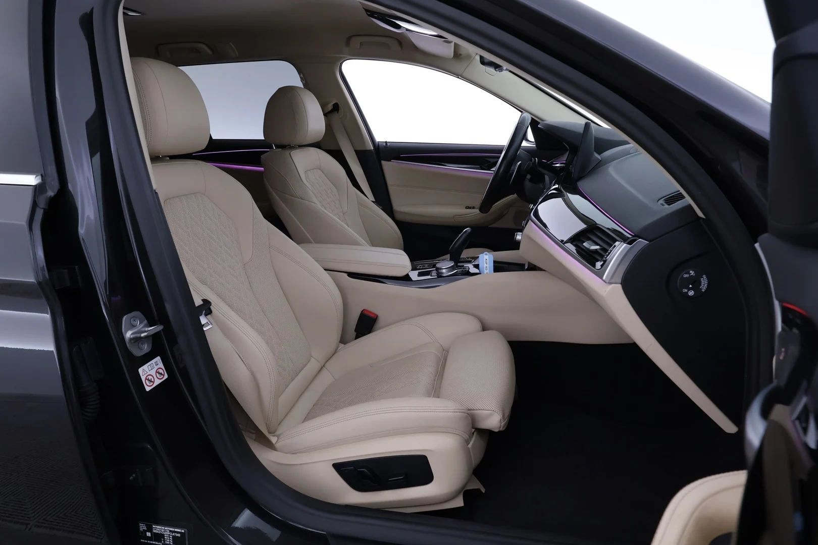 Car Image - 4mV1wydIL294n830EZvfUu