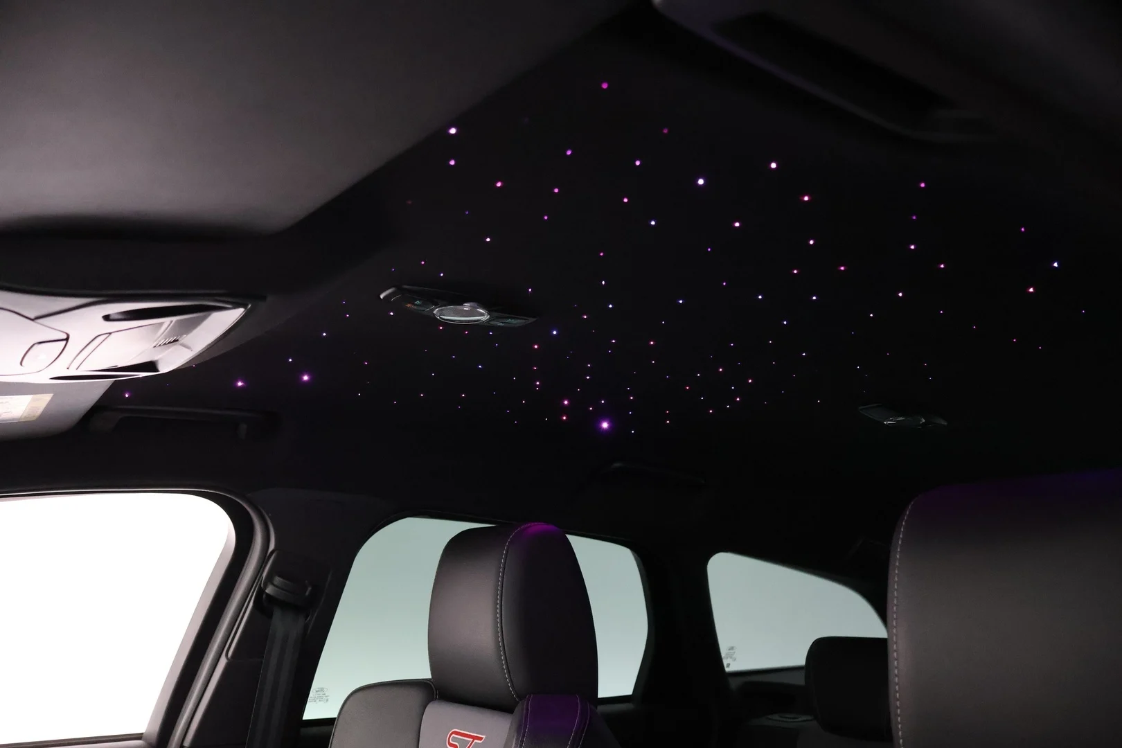 Car Image - 7ze8eVIVTJbPgFachU5IP6