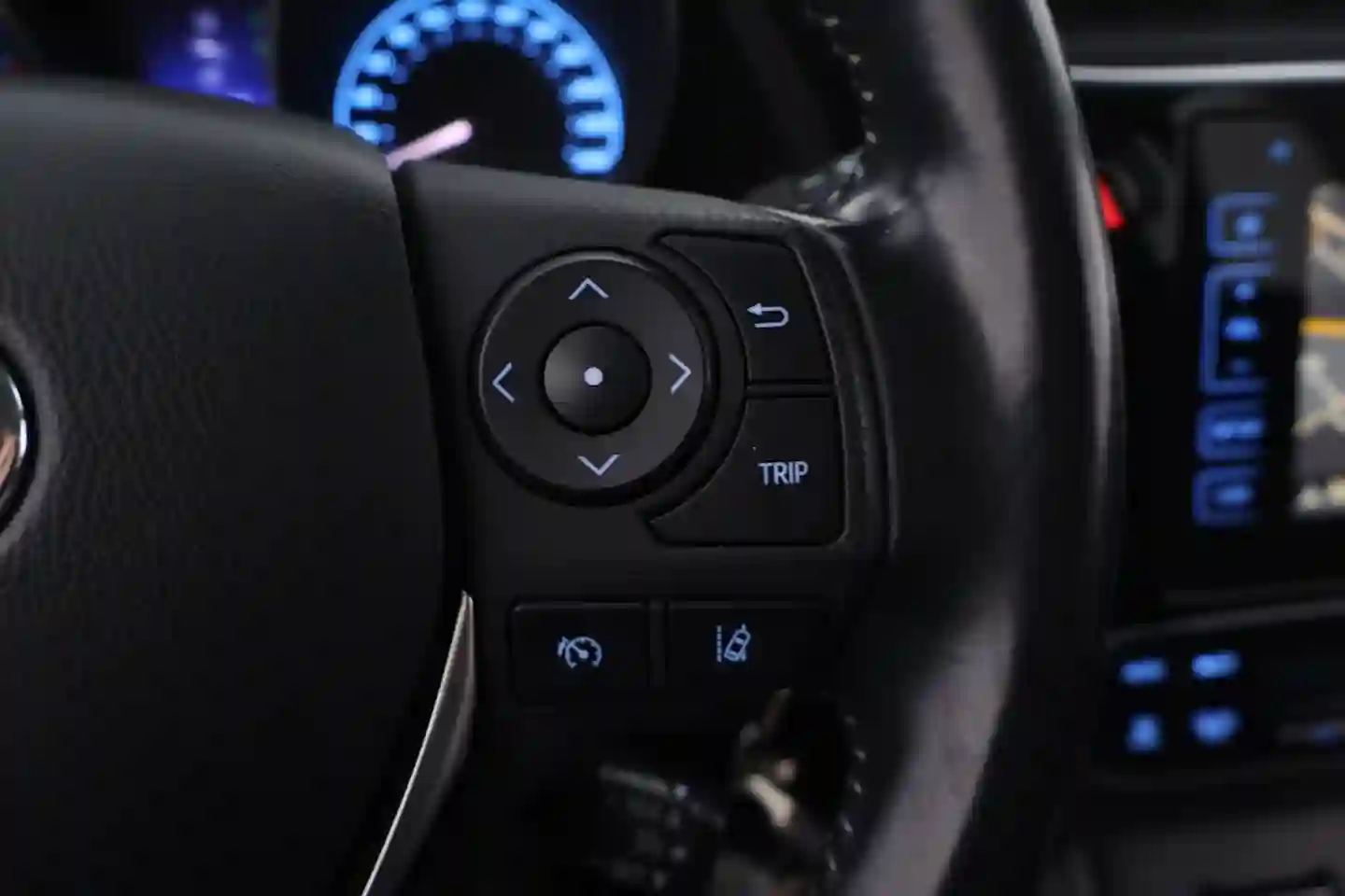 Car Image - 3dyTivQyV4aZX7KtR18IL5