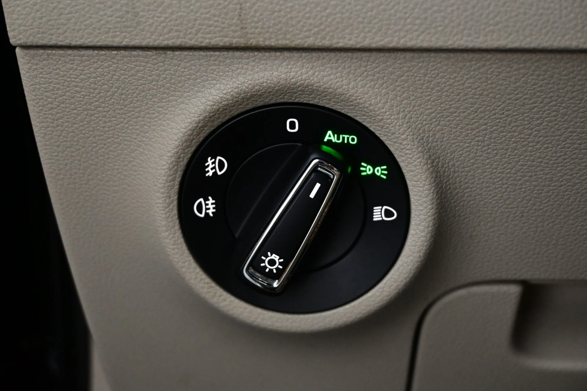 Car Image - 7HADF4rYSDQcniFQK8RlHh