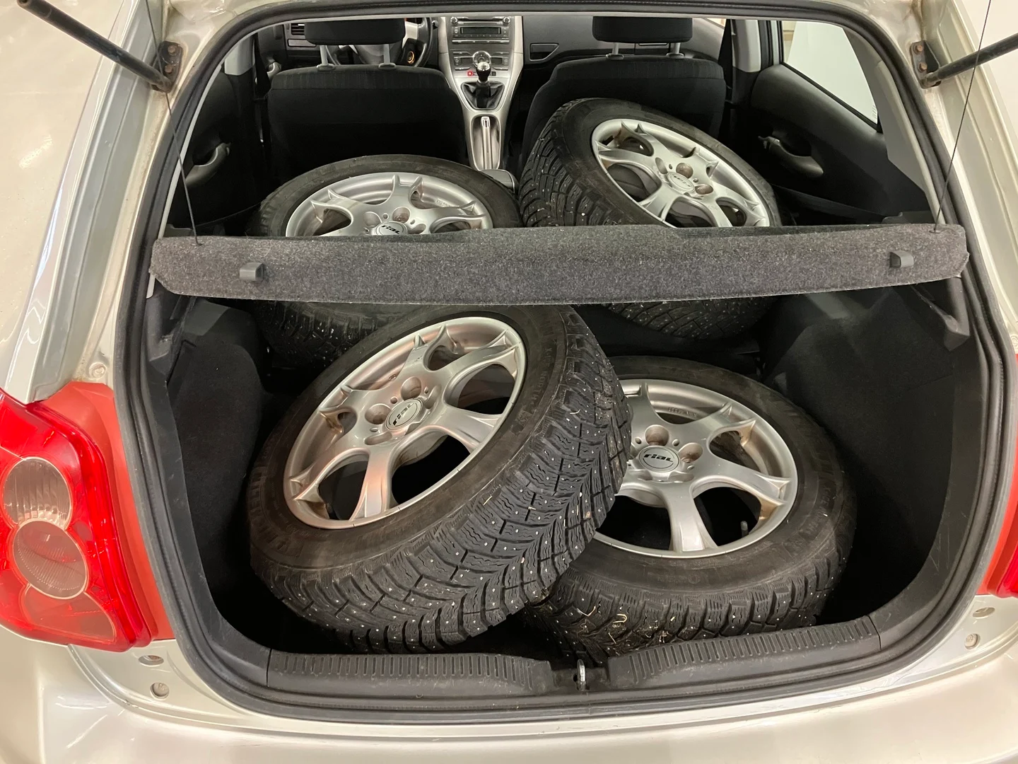 Car Image - 5zBwA1C6Uqr1kwVucZHz8z