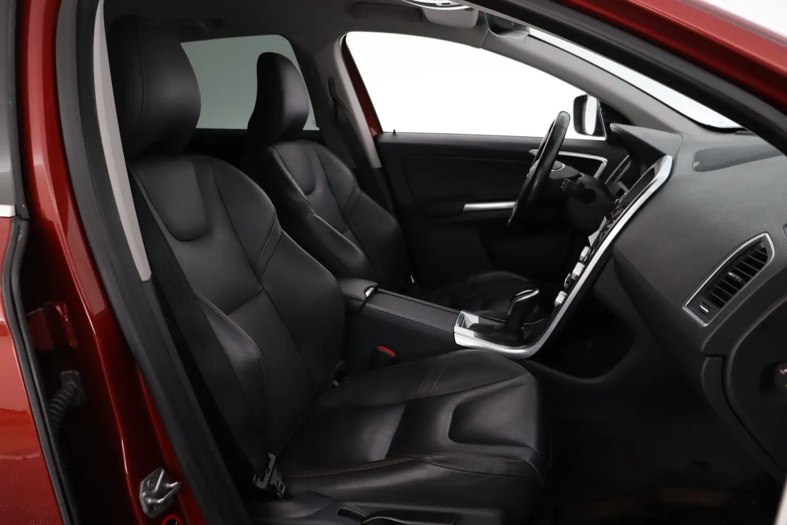 Car Image - Ykogi3JKwO6VSksapfAoc