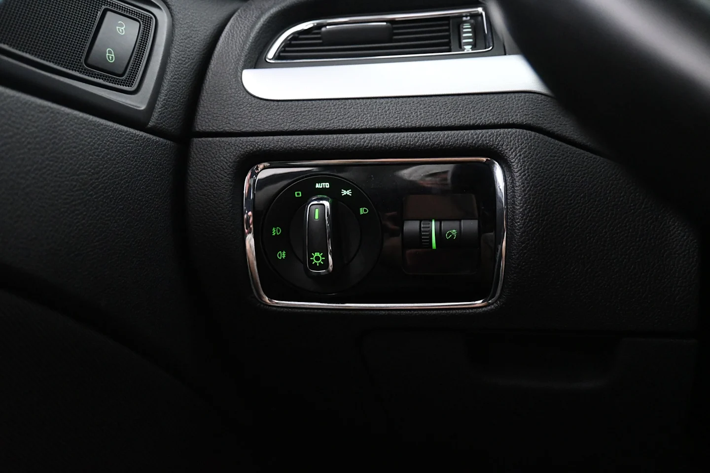 Car Image - 10D70mLS8qKi1WaRy1aI5M