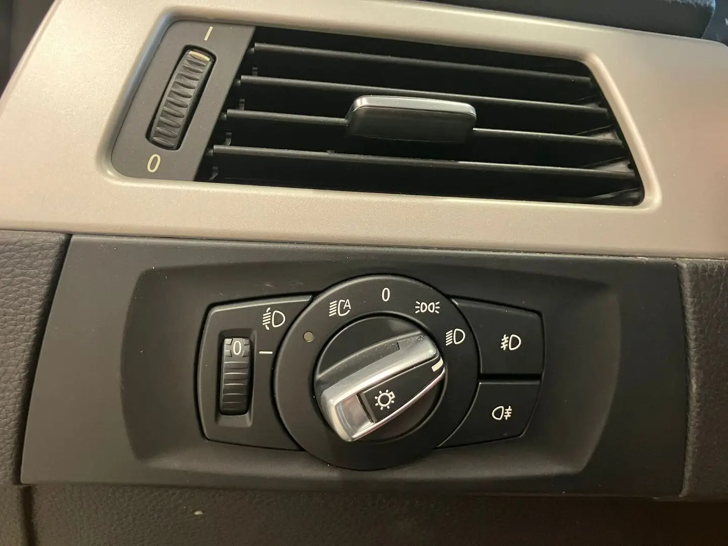 Car Image - 0DFxCGJT9LxvFWG4Mf5LY